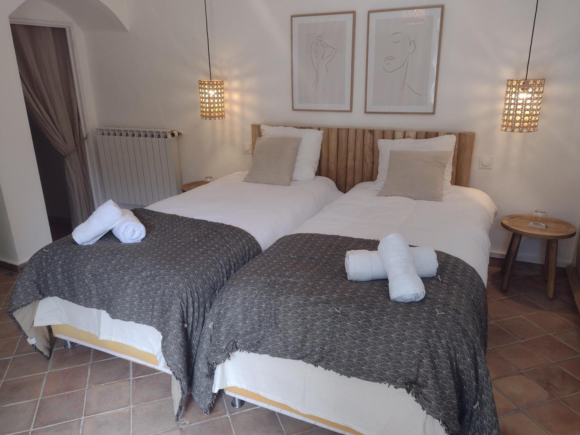 La Maison Des Autres, Piscine Chauffee, Chambres D'Hotes Proches Uzes, Nimes, Pont Du Gard Saint-Genies-de-Malgoires Номер фото