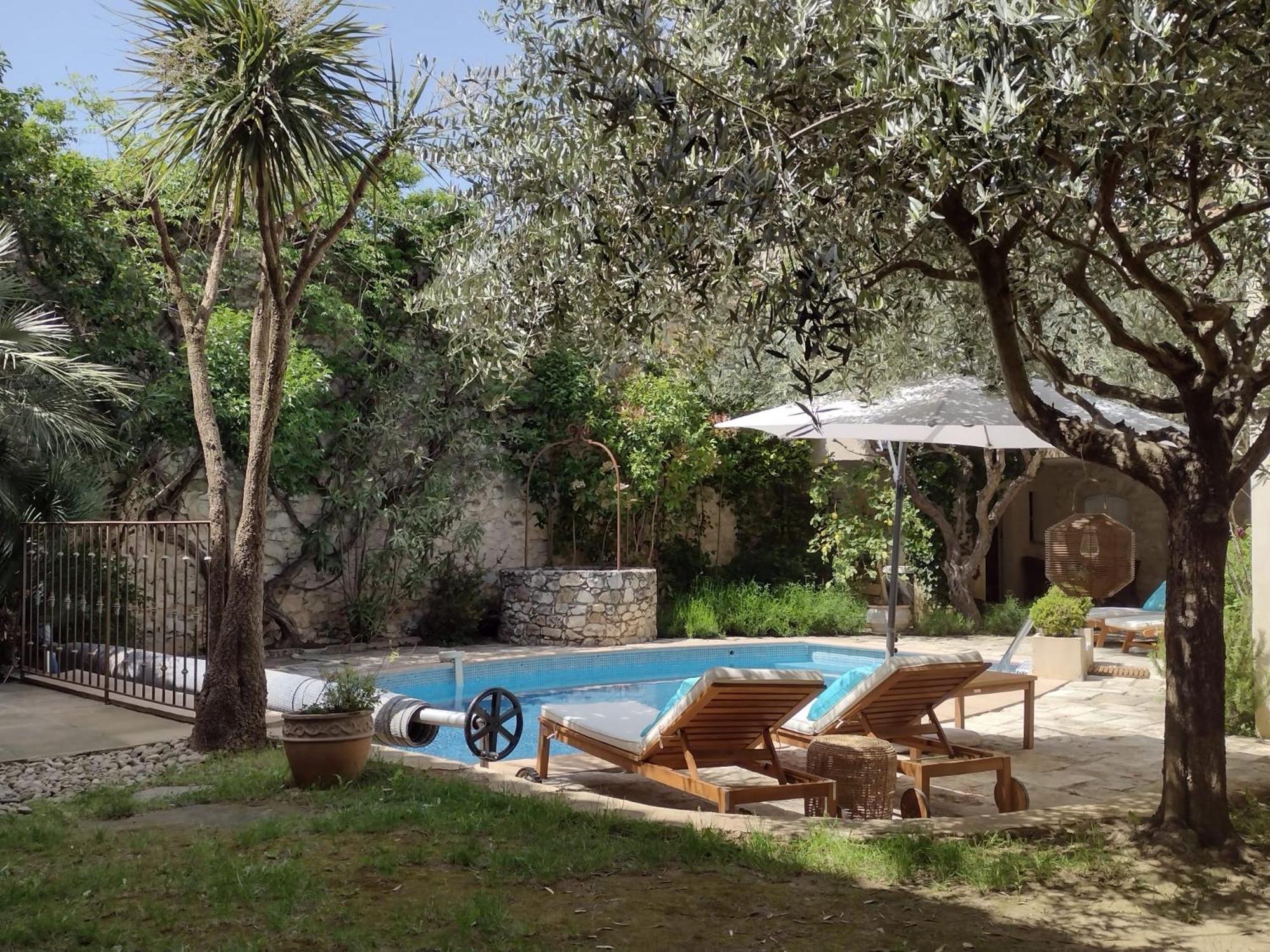 La Maison Des Autres, Piscine Chauffee, Chambres D'Hotes Proches Uzes, Nimes, Pont Du Gard Saint-Genies-de-Malgoires Экстерьер фото
